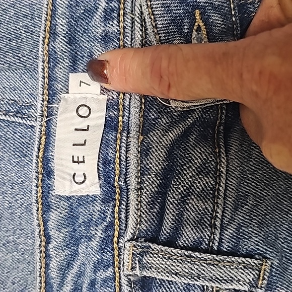 CELLO flare leg, denim and white jean size 7 - Picture 3 of 4
